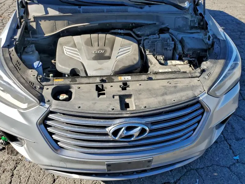 2018 HYUNDAI SANTA FE SE  