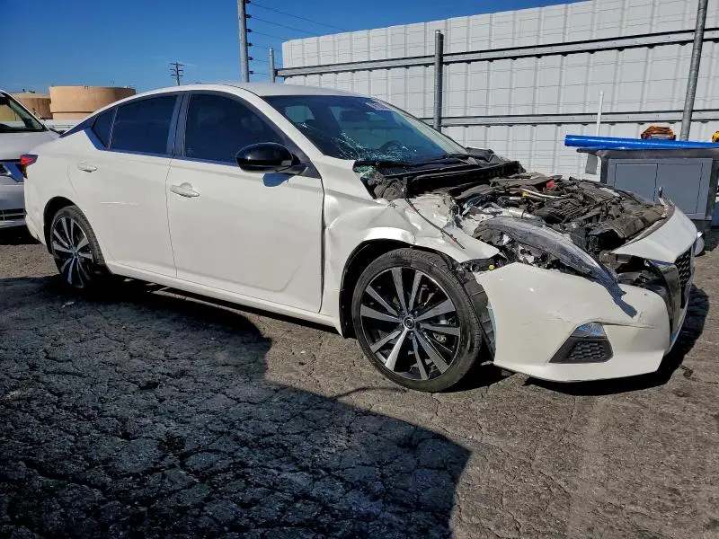 2022 NISSAN ALTIMA SR  