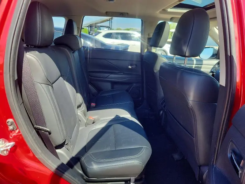 2020 MITSUBISHI OUTLANDER SE  