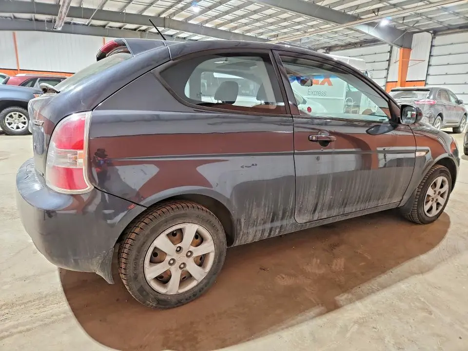 2011 HYUNDAI ACCENT SE  