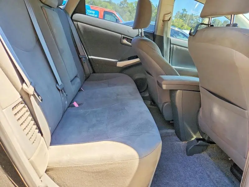 2010 TOYOTA PRIUS III  