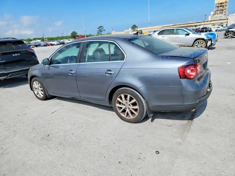 2010 VOLKSWAGEN JETTA SE  