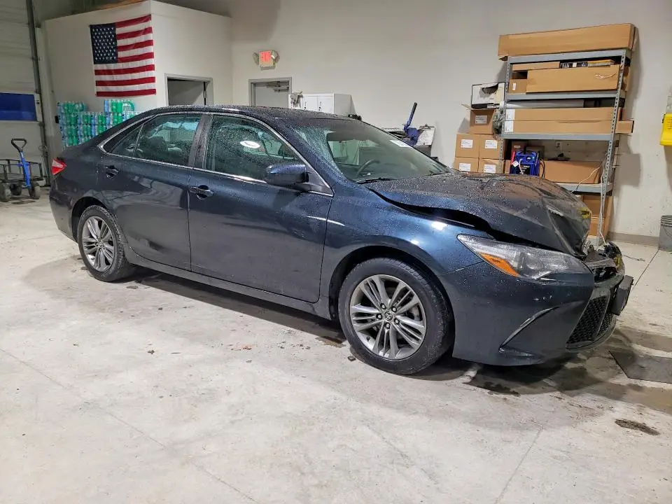2016 TOYOTA CAMRY LE  