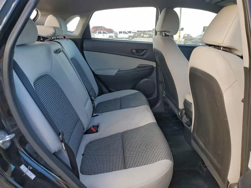 2023 HYUNDAI KONA SE  