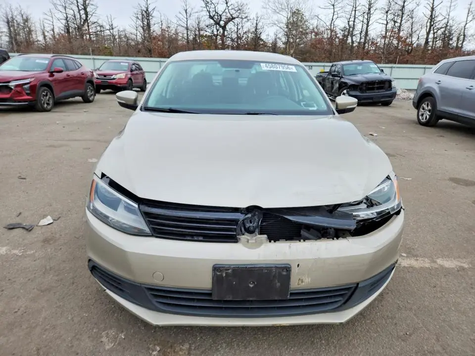 2012 VOLKSWAGEN JETTA SE  