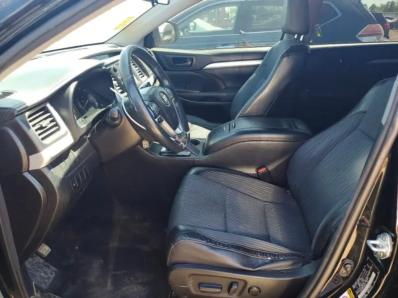 2015 TOYOTA HIGHLANDER LE PLUS  