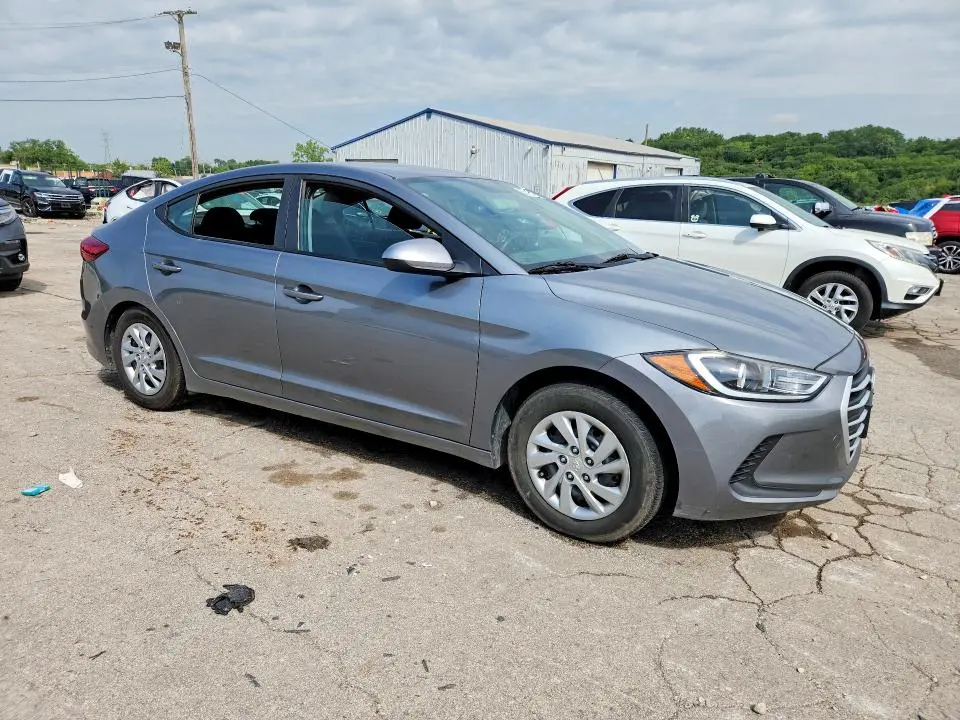 2018 HYUNDAI ELANTRA SE  