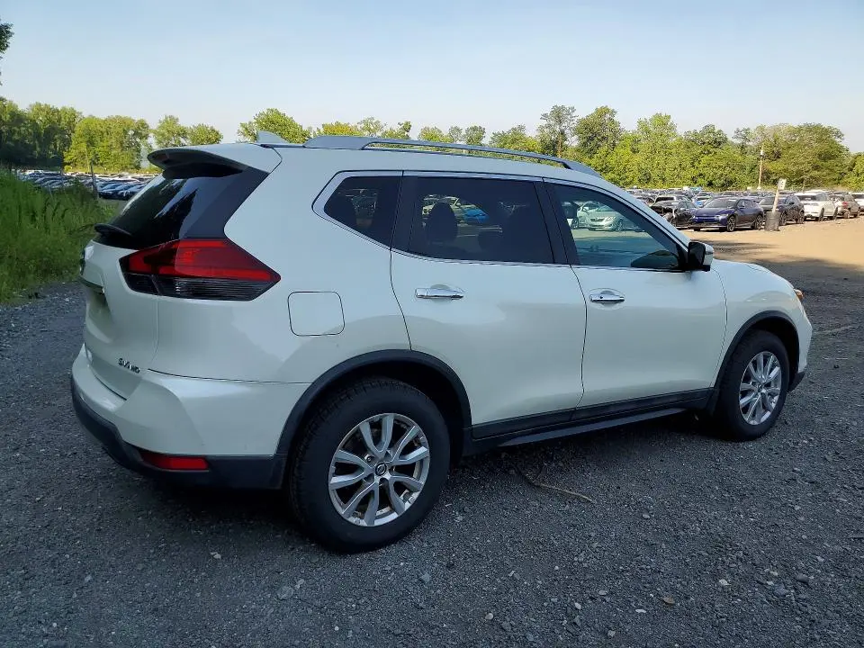 2017 NISSAN ROGUE SV  