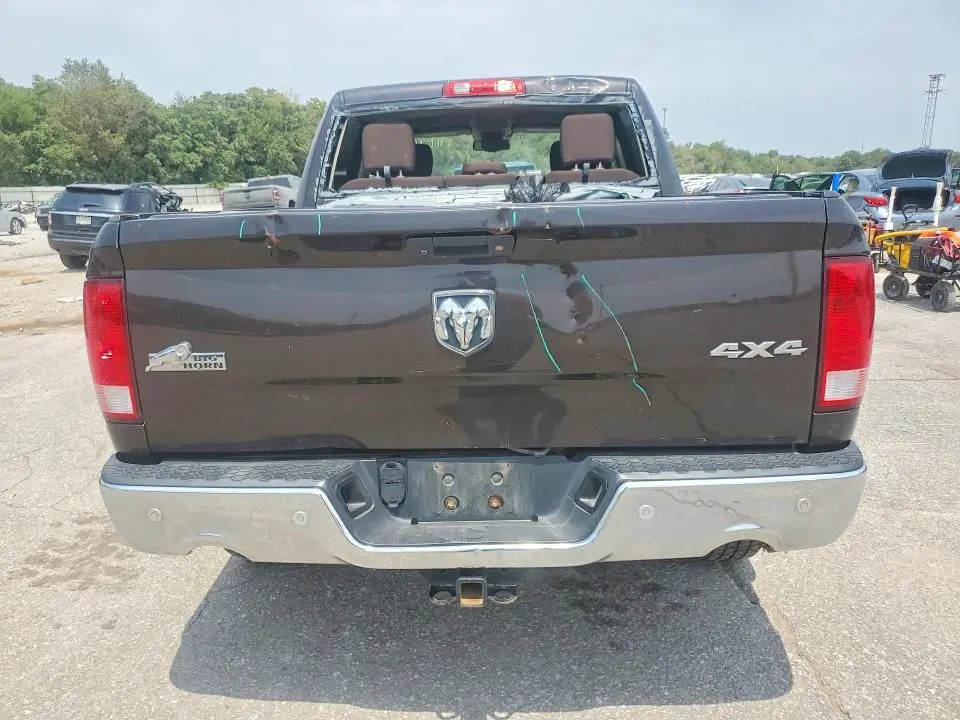 2016 RAM 1500 SLT  