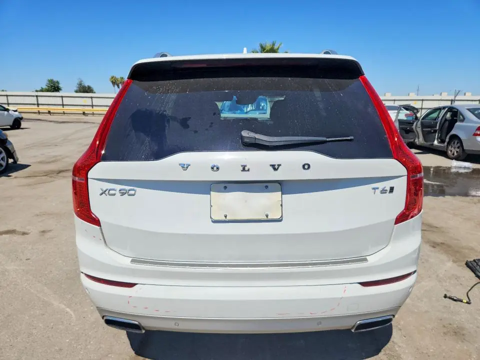 2018 VOLVO XC90 T6  