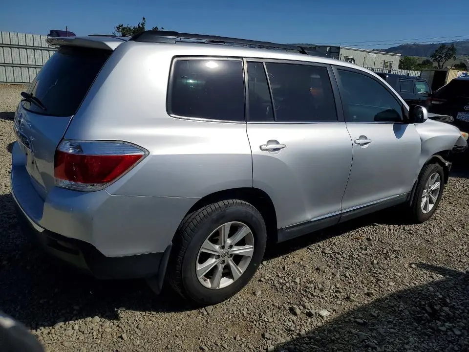 2012 TOYOTA HIGHLANDER SE  