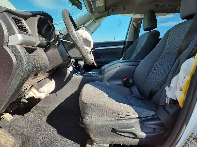 2014 TOYOTA HIGHLANDER LE  