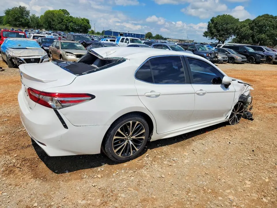 2018 TOYOTA CAMRY SE  