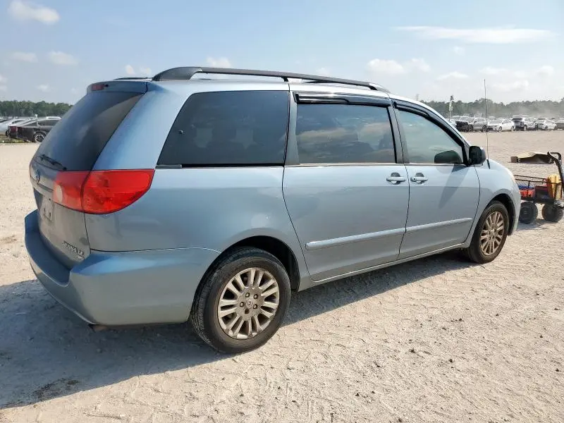 2010 TOYOTA SIENNA LE  