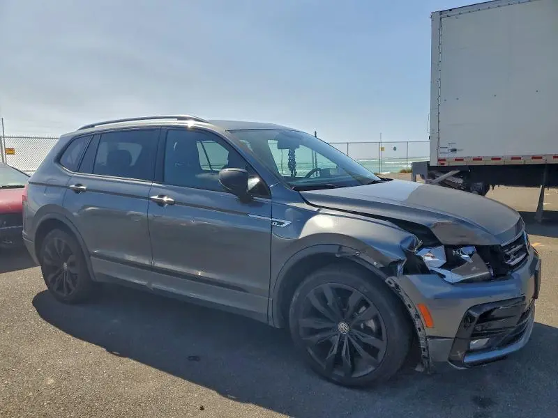 2021 VOLKSWAGEN TIGUAN SE  
