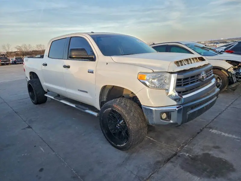 2015 TOYOTA TUNDRA CREWMAX SR5  