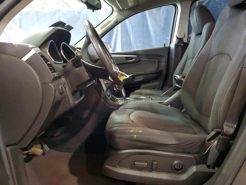 2011 CHEVROLET TRAVERSE LT  