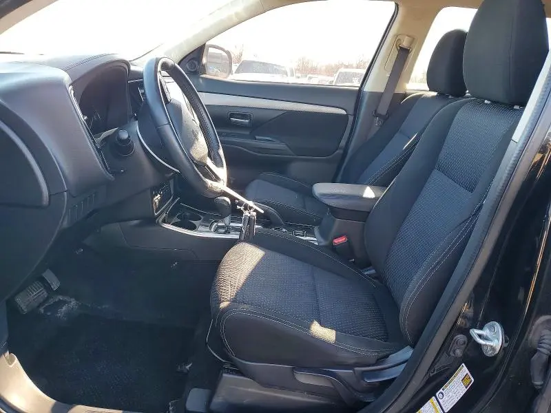 2017 MITSUBISHI OUTLANDER SE  