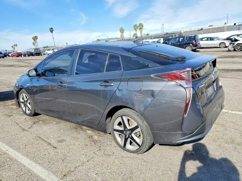 2016 TOYOTA PRIUS   