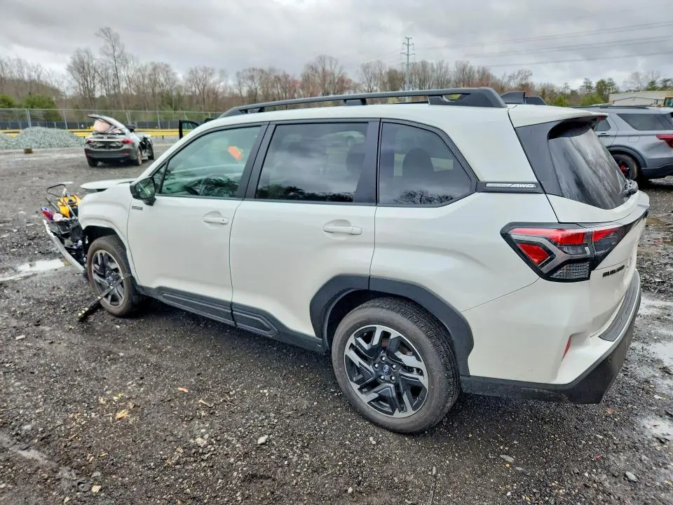 2025 SUBARU FORESTER LIMITED  