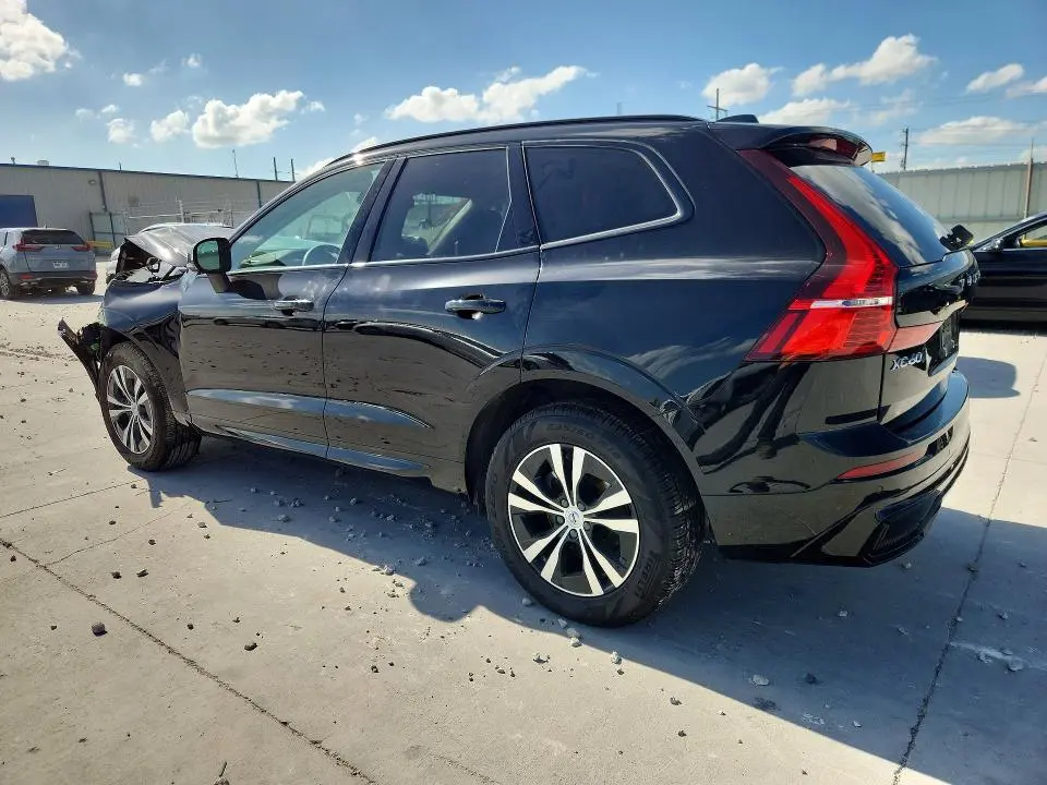 2025 VOLVO XC60 CORE  