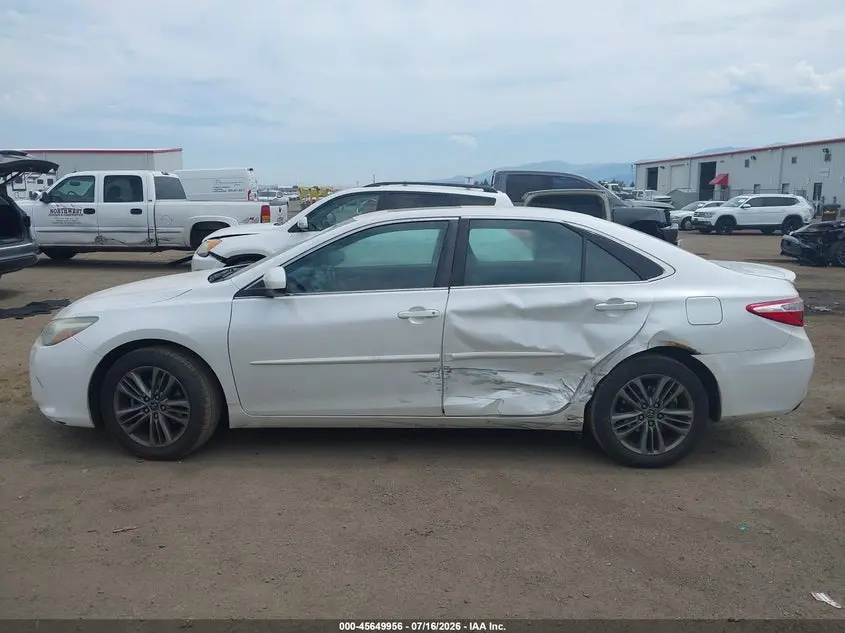 2016 TOYOTA CAMRY SE