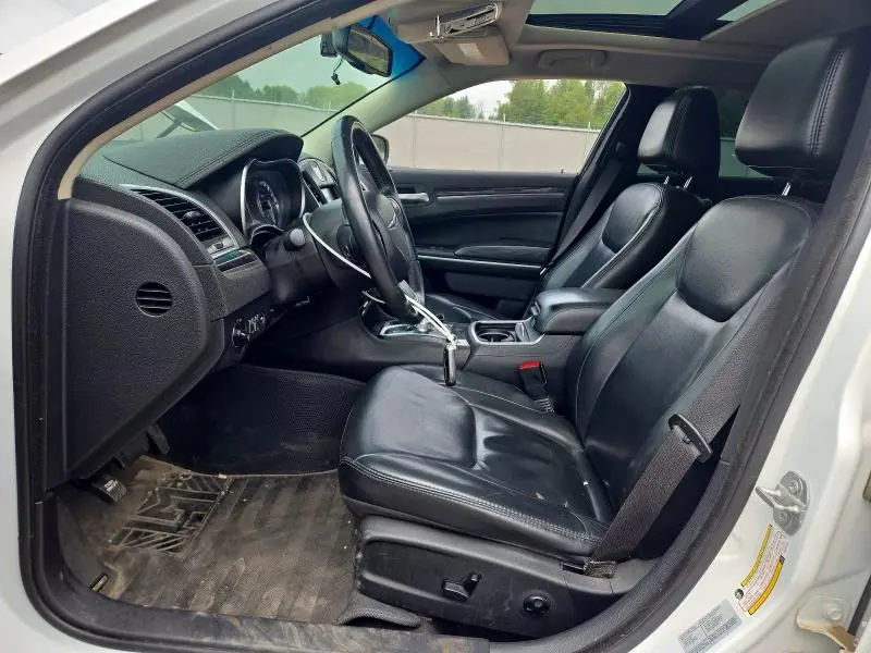 2016 CHRYSLER 300 LIMITED  