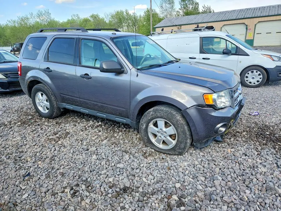 2011 FORD ESCAPE XLT  