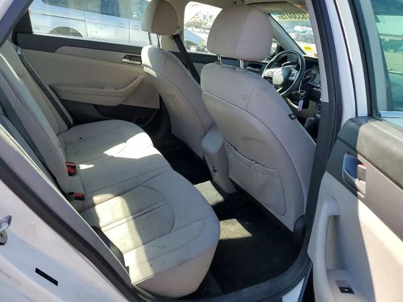 2018 HYUNDAI SONATA SE  