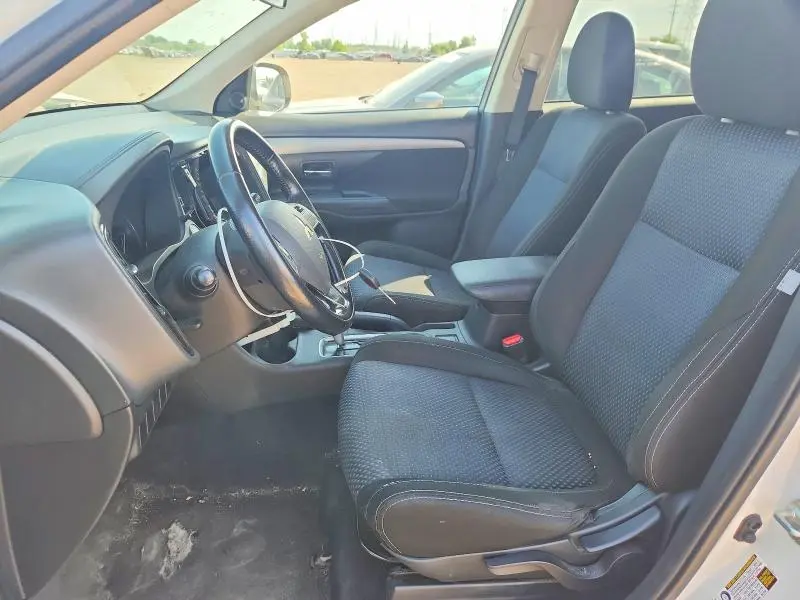 2016 MITSUBISHI OUTLANDER SE  