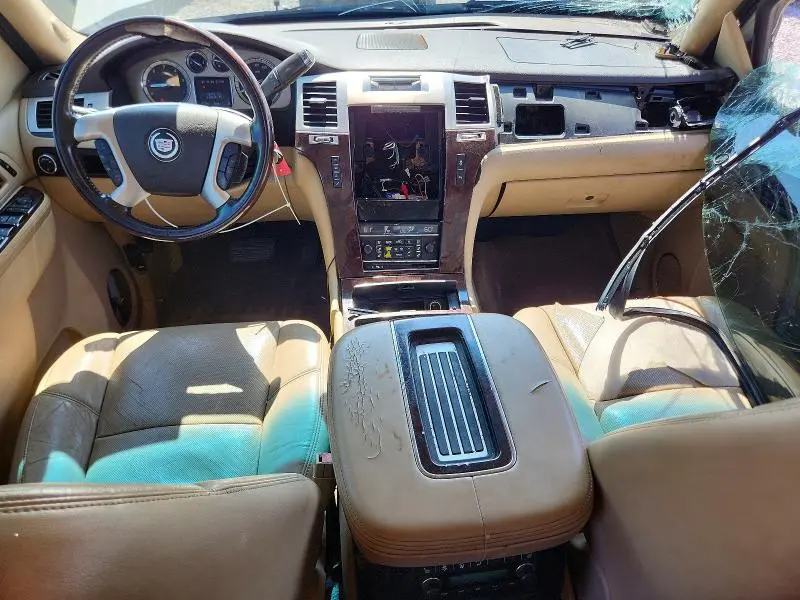2013 CADILLAC ESCALADE LUXURY  