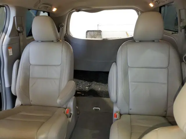 2015 TOYOTA SIENNA XLE  