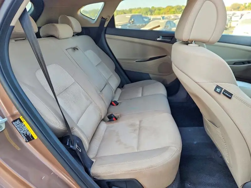 2016 HYUNDAI TUCSON SE  