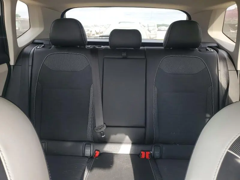 2025 VOLKSWAGEN TAOS SE  