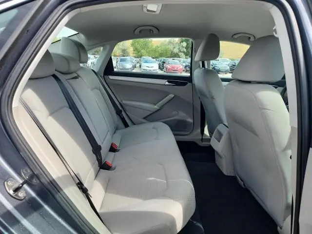 2017 VOLKSWAGEN PASSAT S  