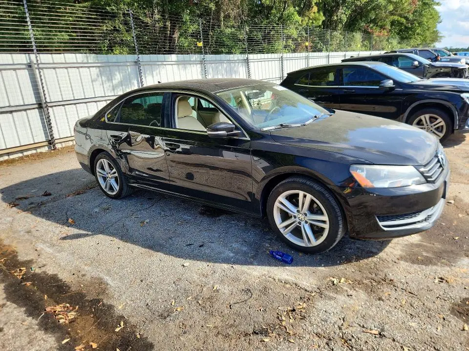 2014 VOLKSWAGEN PASSAT SE  