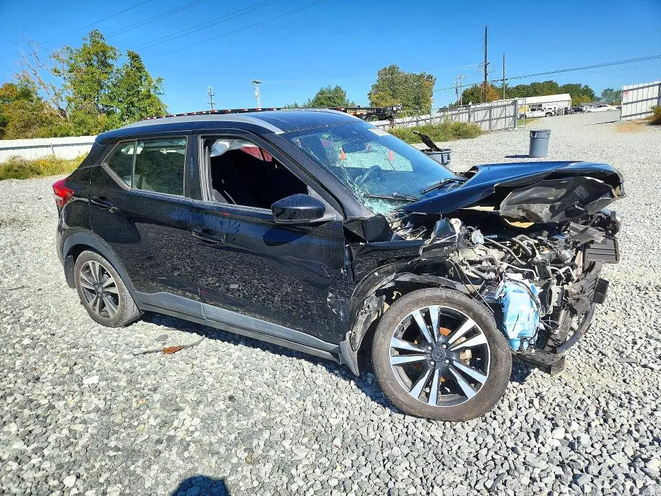 2020 NISSAN KICKS SV  