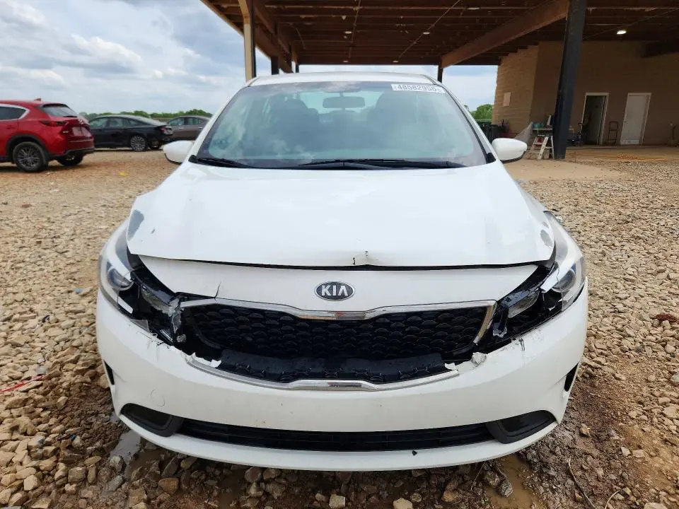 2017 KIA FORTE LX  