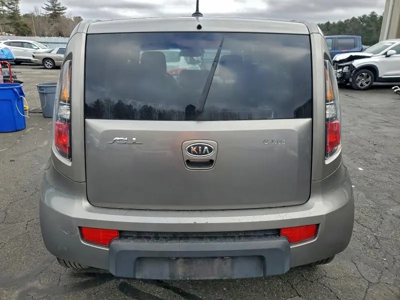 2011 KIA SOUL +  