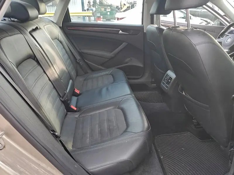 2015 VOLKSWAGEN PASSAT SEL  