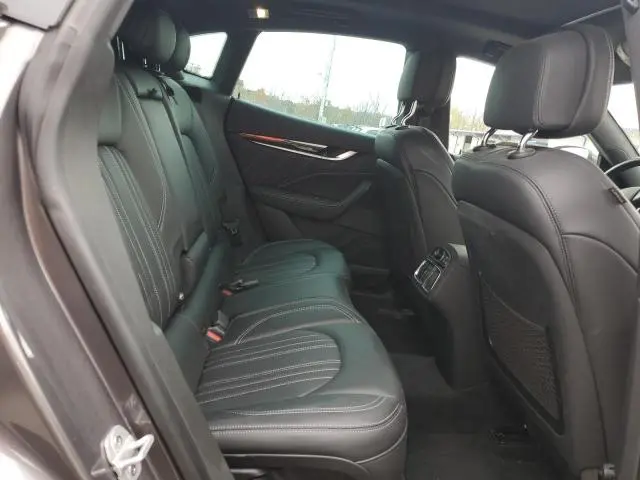 2021 MASERATI LEVANTE S  