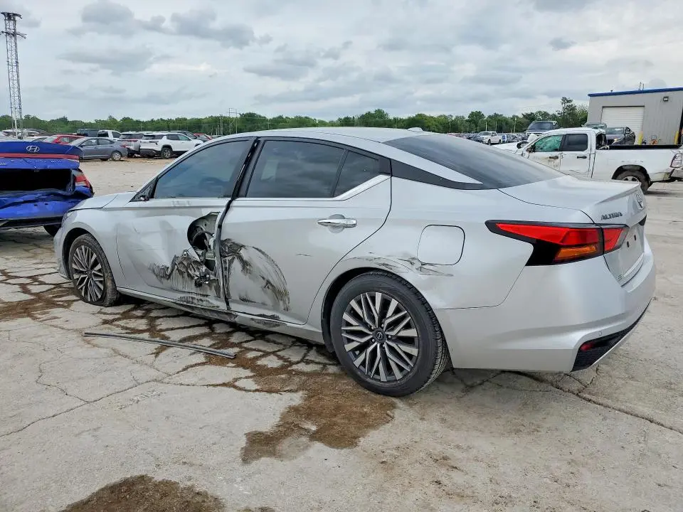 2024 NISSAN ALTIMA SV  