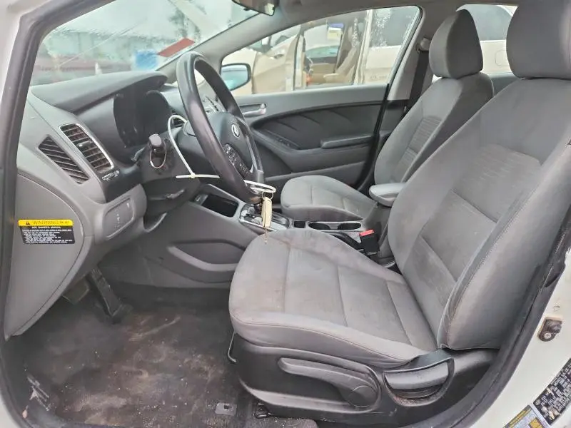 2017 KIA FORTE LX  