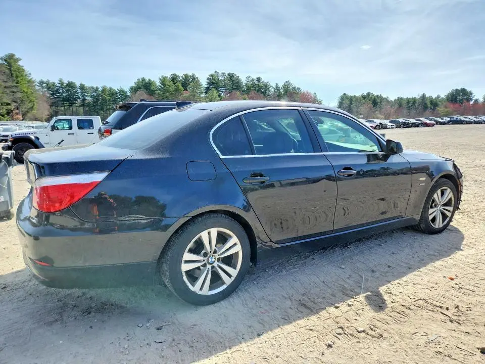 2010 BMW 528 XI  