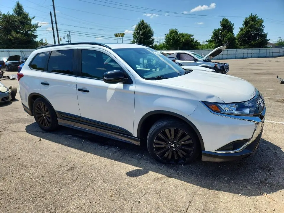 2020 MITSUBISHI OUTLANDER SE  