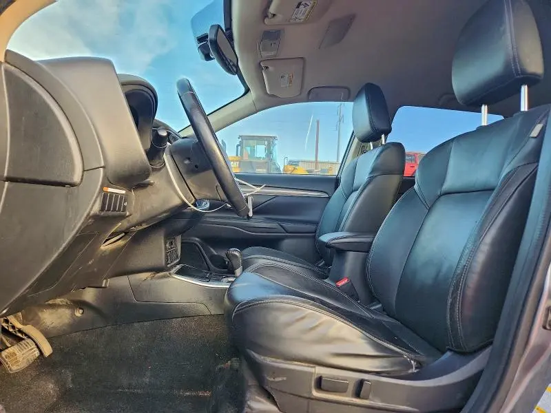 2019 MITSUBISHI OUTLANDER SE  