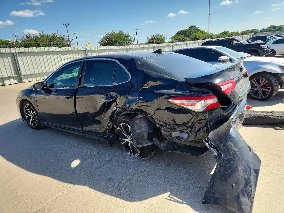 2019 TOYOTA CAMRY SE  