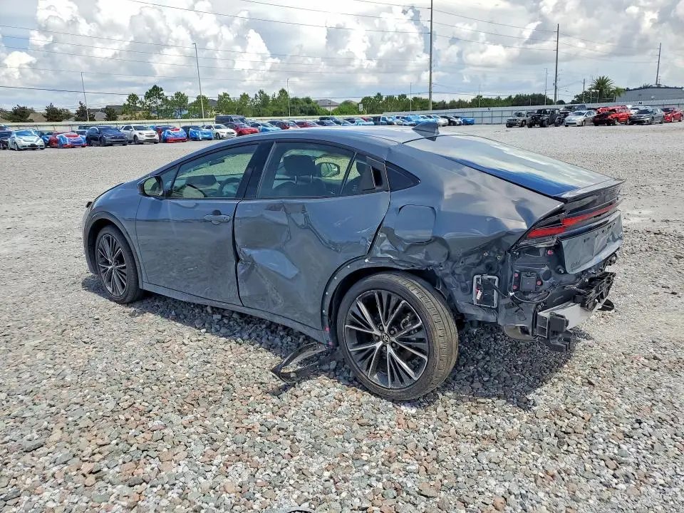 2024 TOYOTA PRIUS XLE  