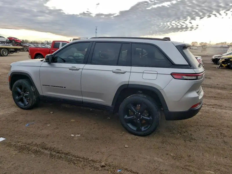 2024 JEEP GRAND CHEROKEE LAREDO  