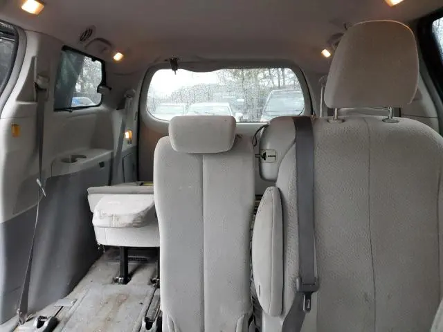 2011 TOYOTA SIENNA LE  